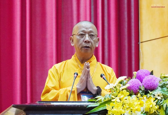 Thượng tọa Thích Quảng Tuấn trình danh sách nhân sự dự kiến nhiệm kỳ 2022-2027