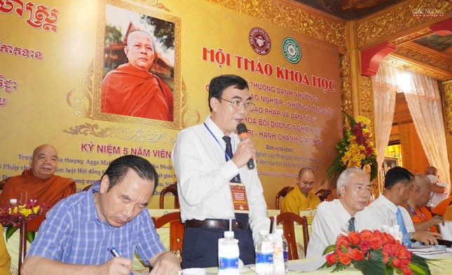 TS Phạm Tấn Hạ, Phó Hiệu trưởng Trường Đại học Khoa học Xã hội và Nhân văn TP.HCM phát biểu khai mạc