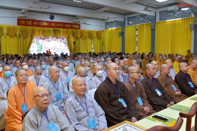 Chư tôn đức thành viên Ban Từ thiện - Xã hội Trung ương các tỉnh thành