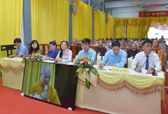 Đại diện chính quyền