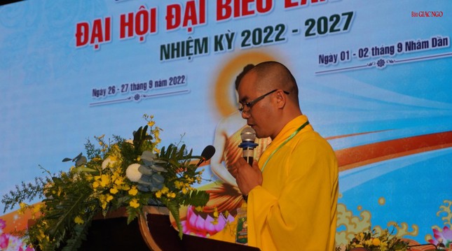 Đại đức Thích Minh Giáo dẫn chương trình