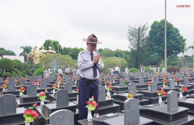 Tưởng niệm tri ân các anh hùng, liệt sĩ đã hy sinh vì độc lập, tự do của dân tộc