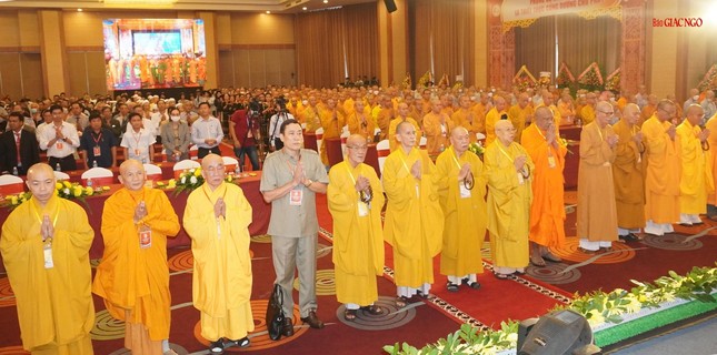 Đại biểu tham dự trong nghi thức niệm Phật cầu gia hộ