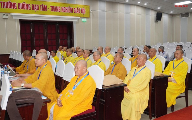 Chư tôn đức đại biểu dự phiên trù bị