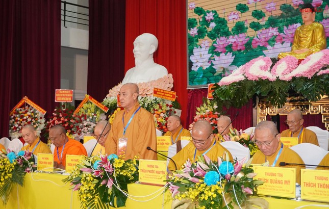 Hòa thượng Thích Huệ Thông chủ tọa