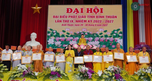 Ủy ban MTTQVN tỉnh trao tặng Bằng khen đến 36 cá nhân