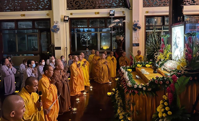 “Ơn giáo dưỡng một đời nên huệ mạng/ Nghĩa ân sư muôn kiếp khó đáp đền” - Ảnh: Chùa Bửu Đà “Ơn giáo dưỡng một đời nên huệ mạng/ Nghĩa ân sư muôn kiếp khó đáp đền” - Ảnh: Chùa Bửu Đà