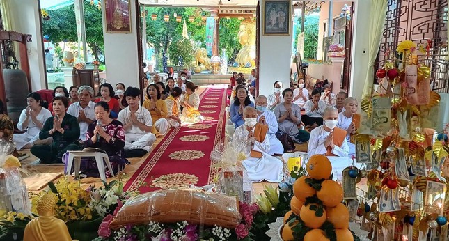 Lễ dâng y Kathina tại thiền viện Bồ Đề Lễ dâng y Kathina tại thiền viện Bồ Đề