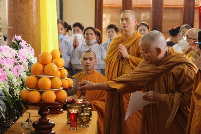 Chư tôn đức chứng minh