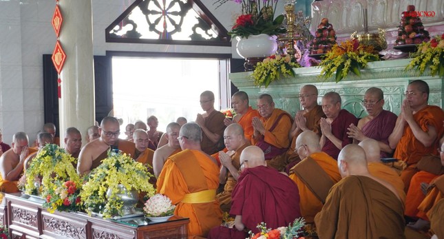 Chư tôn đức thực hiện nghi thức tuyên ngôn Tăng sự Chư tôn đức thực hiện nghi thức tuyên ngôn Tăng sự