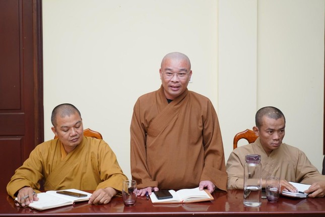 Chư tôn đức báo cáo về hoạt động Tăng sự tại địa phương Chư tôn đức báo cáo về hoạt động Tăng sự tại địa phương