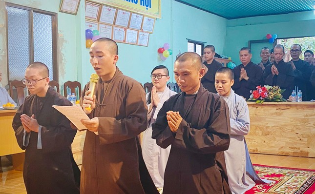 Tăng Ni sinh dâng lời tri ân - Ảnh: TT Tăng Ni sinh dâng lời tri ân - Ảnh: TT