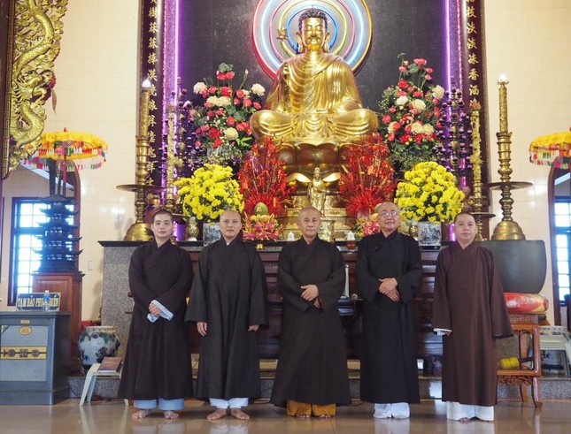Hòa thượng Thích Diệu Hải đến thăm Văn phòng Ban Trị sự GHPGVN tỉnh tại chùa Tỉnh Hội Phật Ân Hòa thượng Thích Diệu Hải đến thăm Văn phòng Ban Trị sự GHPGVN tỉnh tại chùa Tỉnh Hội Phật Ân