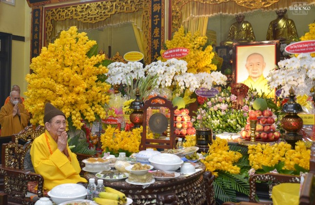 Trưởng lão Hòa thượng Thích Đức Nghiệp chứng minh buổi lễ chính thức Trưởng lão Hòa thượng Thích Đức Nghiệp chứng minh buổi lễ chính thức