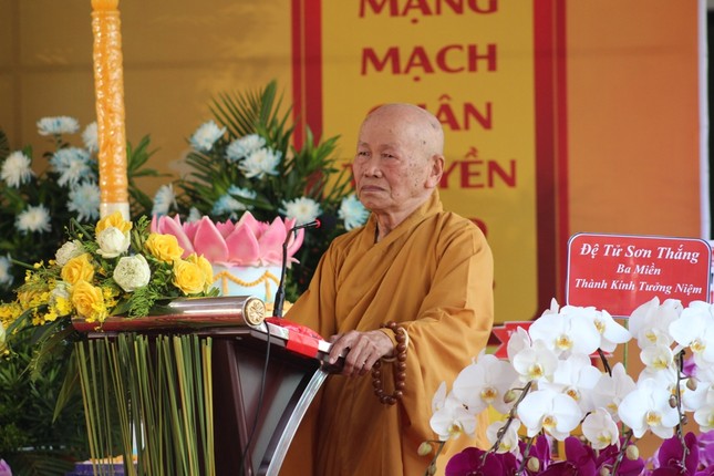 Hòa thượng Thích Như Tước ban đạo từ chứng minh