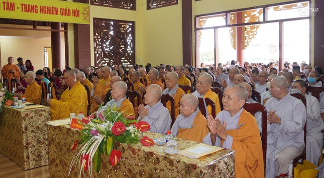 Chư tôn đức Tăng Ni Phật giáo quận tham dự hội nghị