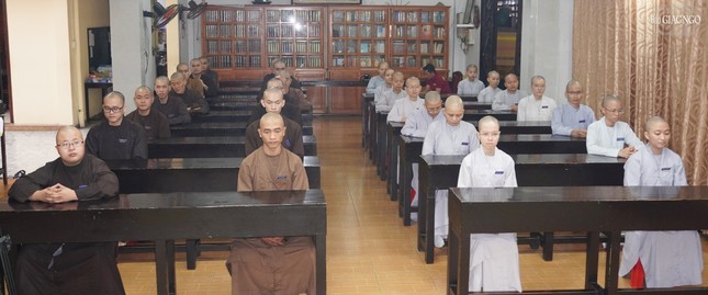 Tăng Ni sinh Tăng Ni sinh