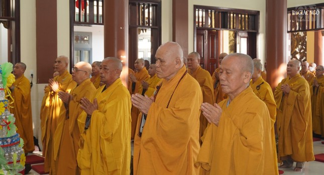 Chư Tăng Ban Trị sự H.Củ Chi trang nghiêm trong khóa lễ Bố-tát đầu năm Chư Tăng Ban Trị sự H.Củ Chi trang nghiêm trong khóa lễ Bố-tát đầu năm