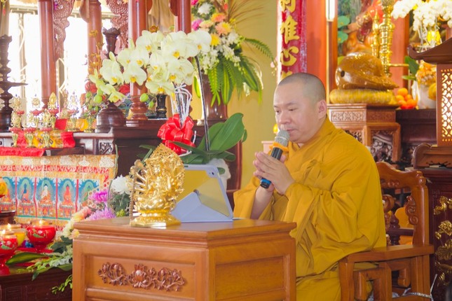 Giới sư truyền giới Giới sư truyền giới