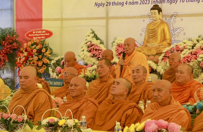 Hòa thượng Thích Minh Trí ban đạo từ chứng minh Hòa thượng Thích Minh Trí ban đạo từ chứng minh