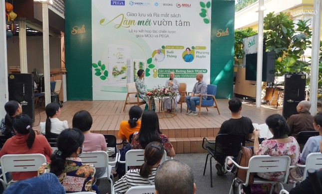 Giao lưu cùng khách mời Giao lưu cùng khách mời