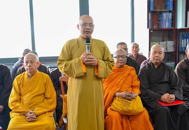 Chư tôn đức đóng góp ý kiến cho các hoạt động Phật sự của Phân ban Chư tôn đức đóng góp ý kiến cho các hoạt động Phật sự của Phân ban