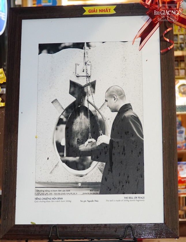 Tác phẩm giải nhất &quot;Tiếng chuông hòa bình&quot; của tác giả Nguyễn Thùy