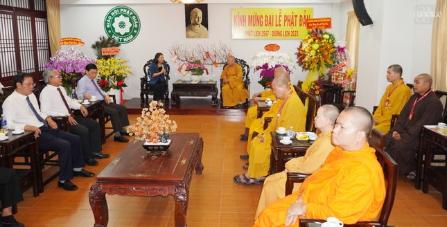 Bà Nguyễn Thị Thu Hà chúc mừng Phật đản Bà Nguyễn Thị Thu Hà chúc mừng Phật đản