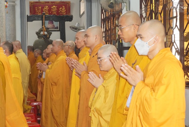 Trường hạ chùa Huỳnh Kim là nơi chư Tăng Ni về sinh hoạt tập trung mỗi tuần 2 lần trong mùa an cư Trường hạ chùa Huỳnh Kim là nơi chư Tăng Ni về sinh hoạt tập trung mỗi tuần 2 lần trong mùa an cư