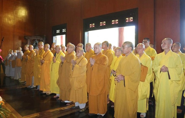 Chư tôn đức Phật giáo H.Hóc Môn tưởng niệm tại Khu tưởng niệm liệt sĩ Ngã Ba Giồng Chư tôn đức Phật giáo H.Hóc Môn tưởng niệm tại Khu tưởng niệm liệt sĩ Ngã Ba Giồng