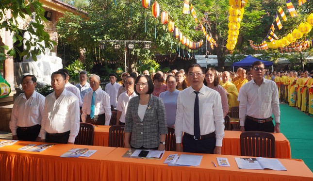 Đại diện chính quyền và tôn giáo bạn tham dự lễ Phật đản