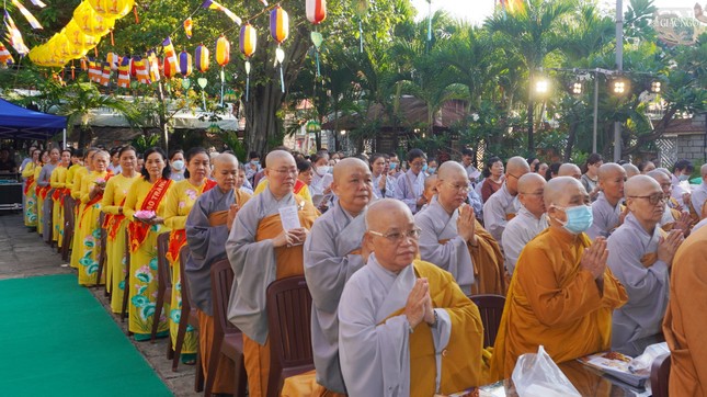 Chư Ni và Phật tử