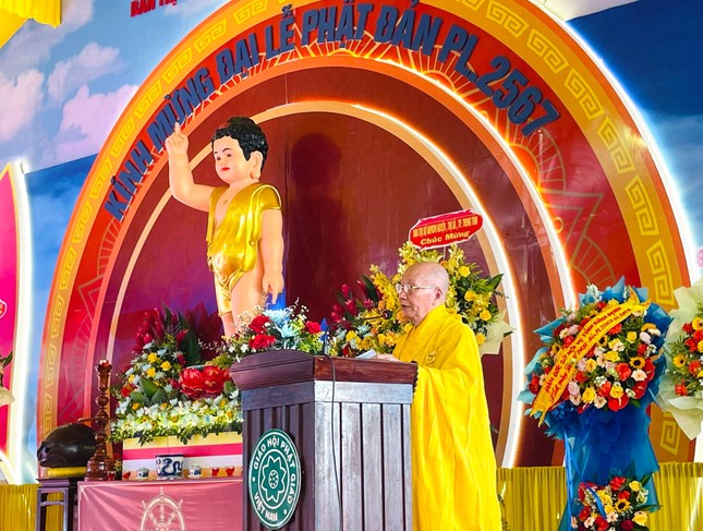 Hòa thượng Thích Trí Giác cung tuyên Thông điệp Phật đản Phật lịch 2567 Hòa thượng Thích Trí Giác cung tuyên Thông điệp Phật đản Phật lịch 2567