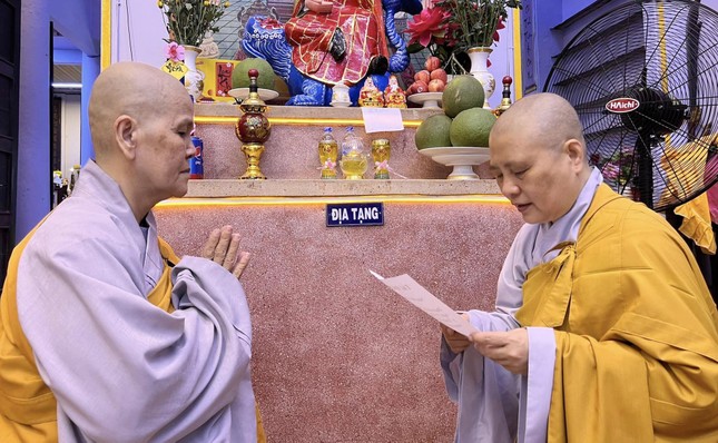 Chư Ni thực hiện đối thú an cư