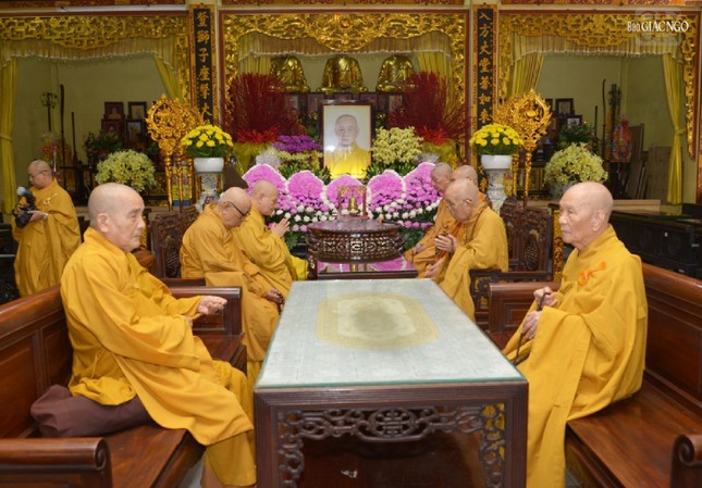 Đức Pháp chủ cùng chư tôn giáo phẩm chứng minh