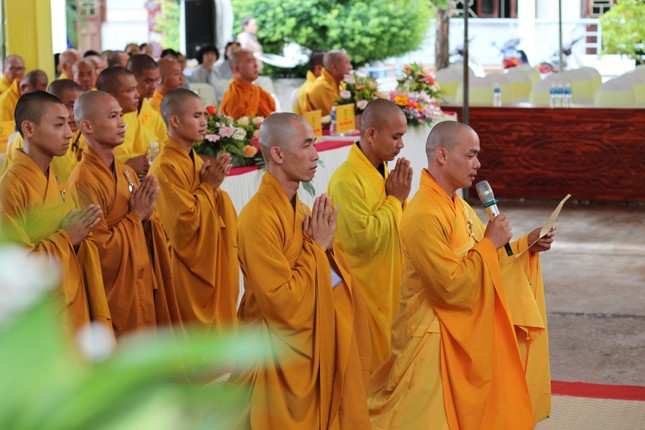 Đại diện hành giả an cư phát nguyện Đại diện hành giả an cư phát nguyện