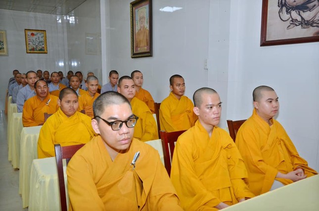 Chư Tăng tại thiền viện Trúc Lâm Phương Nam