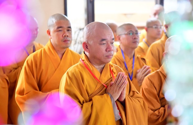 Thành kính đảnh lễ Tam bảo Thành kính đảnh lễ Tam bảo