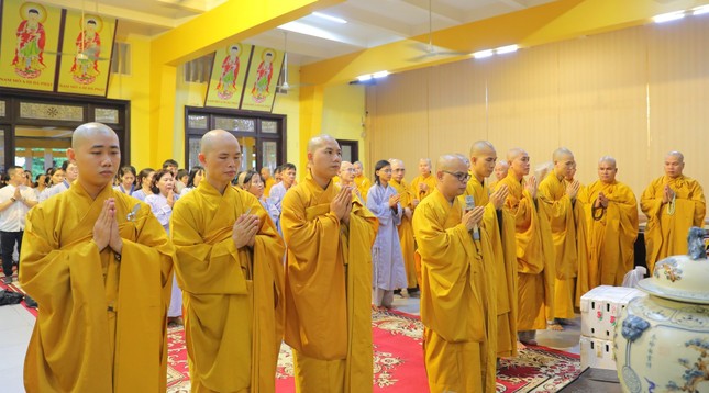 Tác bạch cúng dường tại trường hạ chùa Vĩnh Nghiêm