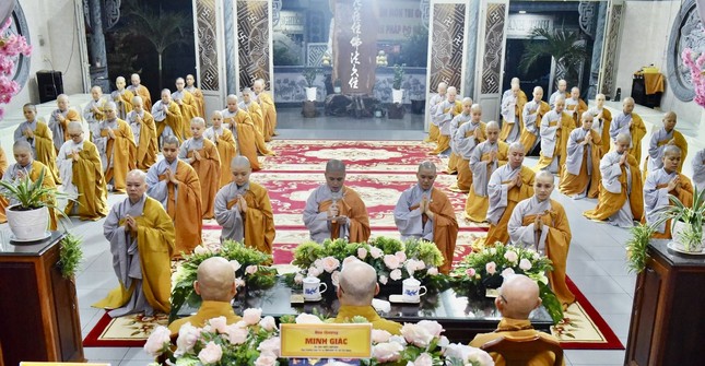 Chư hành giả Ni trường hạ chùa Kim Sơn báo cáo sơ nét về an cư tại trường hạ