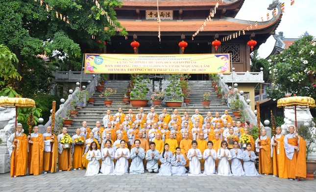 Chư tôn đức lưu niệm tại trường hạ chùa Pháp Võ, H.Nhà Bè - Ảnh: Trí Thuận