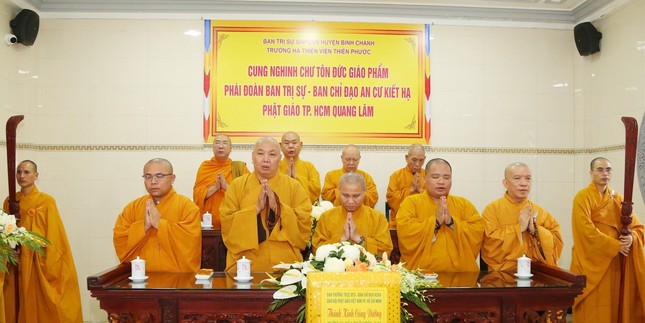 Đoàn Ban Trị sự GHPGVN TP.HCM thăm, cúng dường trường hạ thiền viện Thiên Phước (H.Bình Chánh)