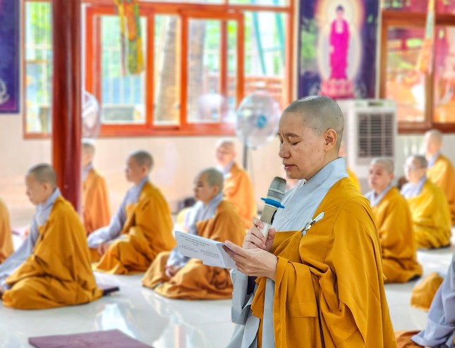 Sư cô Thích nữ Nguyên Chủng, Hóa chủ trường hạ báo cáo