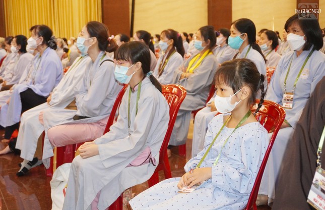 Nhiều em nhỏ theo ba mẹ tham dự Ngày an lạc Nhiều em nhỏ theo ba mẹ tham dự Ngày an lạc