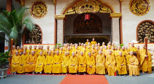 Lưu niệm cùng chư tôn giáo phẩm tại trường hạ chùa Hưng Phước Lưu niệm cùng chư tôn giáo phẩm tại trường hạ chùa Hưng Phước