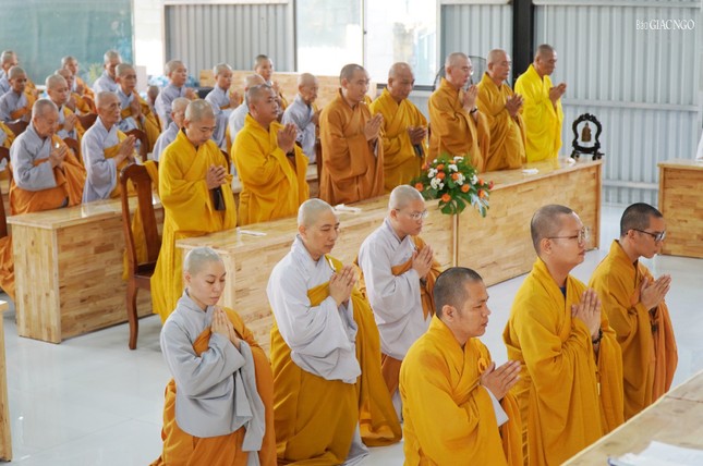 Lắng nghe lời đạo từ chứng minh Lắng nghe lời đạo từ chứng minh