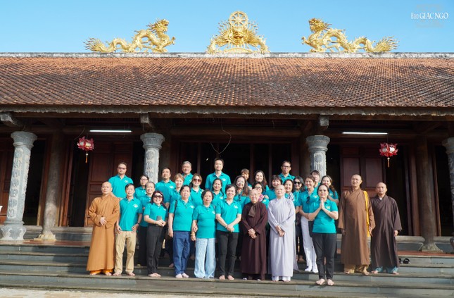 Đoàn chụp ảnh lưu niệm tại thiền viện Trúc Lâm Tây Nguyên Đoàn chụp ảnh lưu niệm tại thiền viện Trúc Lâm Tây Nguyên