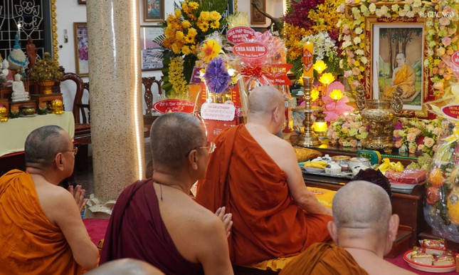 Chư tôn giáo phẩm Phật giáo Nam tông tưởng niệm Hòa thượng Bửu Chơn tại chùa Phổ Minh Chư tôn giáo phẩm Phật giáo Nam tông tưởng niệm Hòa thượng Bửu Chơn tại chùa Phổ Minh