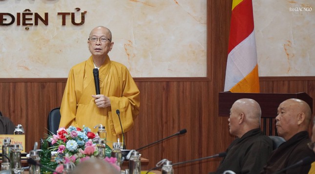 Thượng tọa Thích Huệ Khai, Phó Thường trực Ban Pháp chế T.Ư kiêm Trưởng Phân ban phụ trách về giới luật đóng góp ý kiến Thượng tọa Thích Huệ Khai, Phó Thường trực Ban Pháp chế T.Ư kiêm Trưởng Phân ban phụ trách về giới luật đóng góp ý kiến