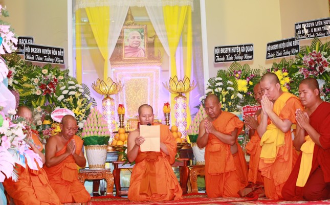 Môn đồ đệ tử cảm tạ